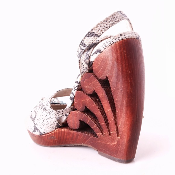 Two Lips “Lazer” Wooden Sandals - Picture 2 of 8